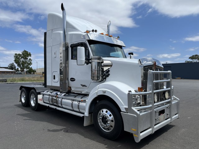 2021 Kenworth T610SAR thumbnail